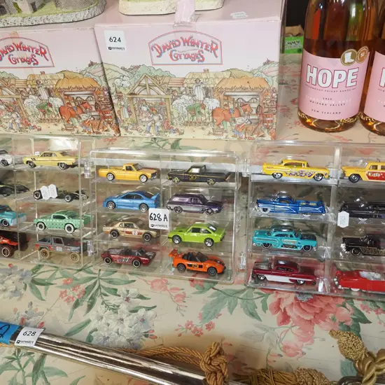 3x plastic cases of diecast cars