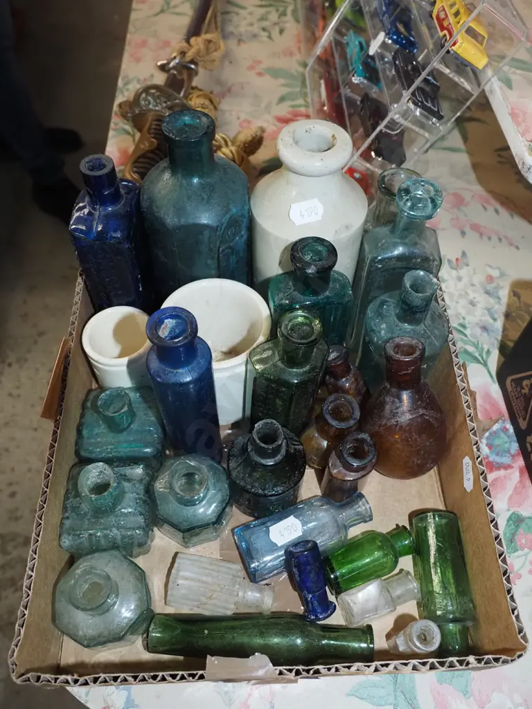 box; vintage ink bottles, glass bottles etc Image 1++