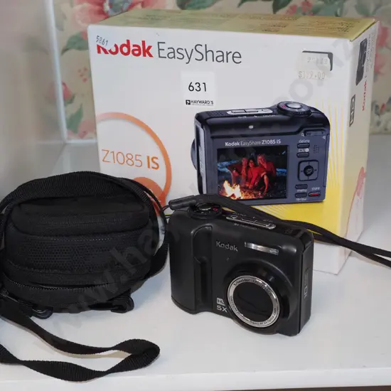 boxed Kodak easy share camera and case