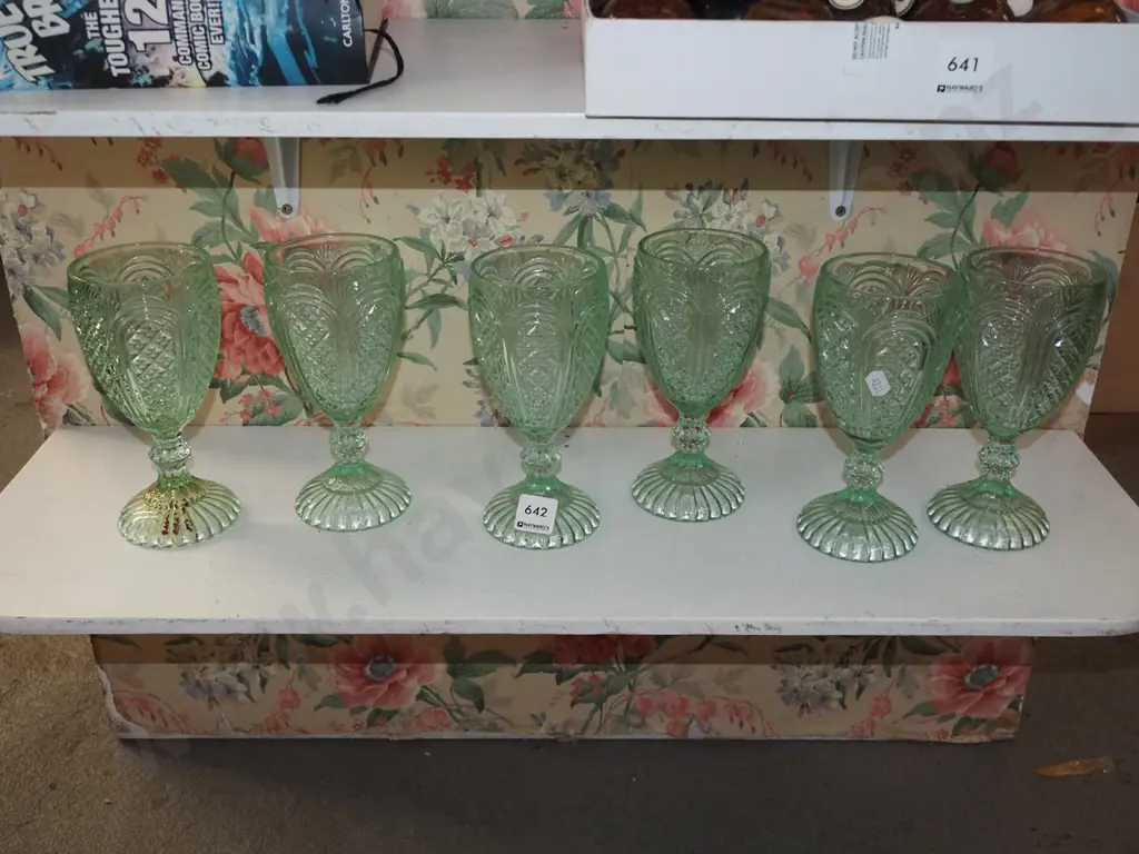 6x pressed green glass parfait glasses H180 Image 1++