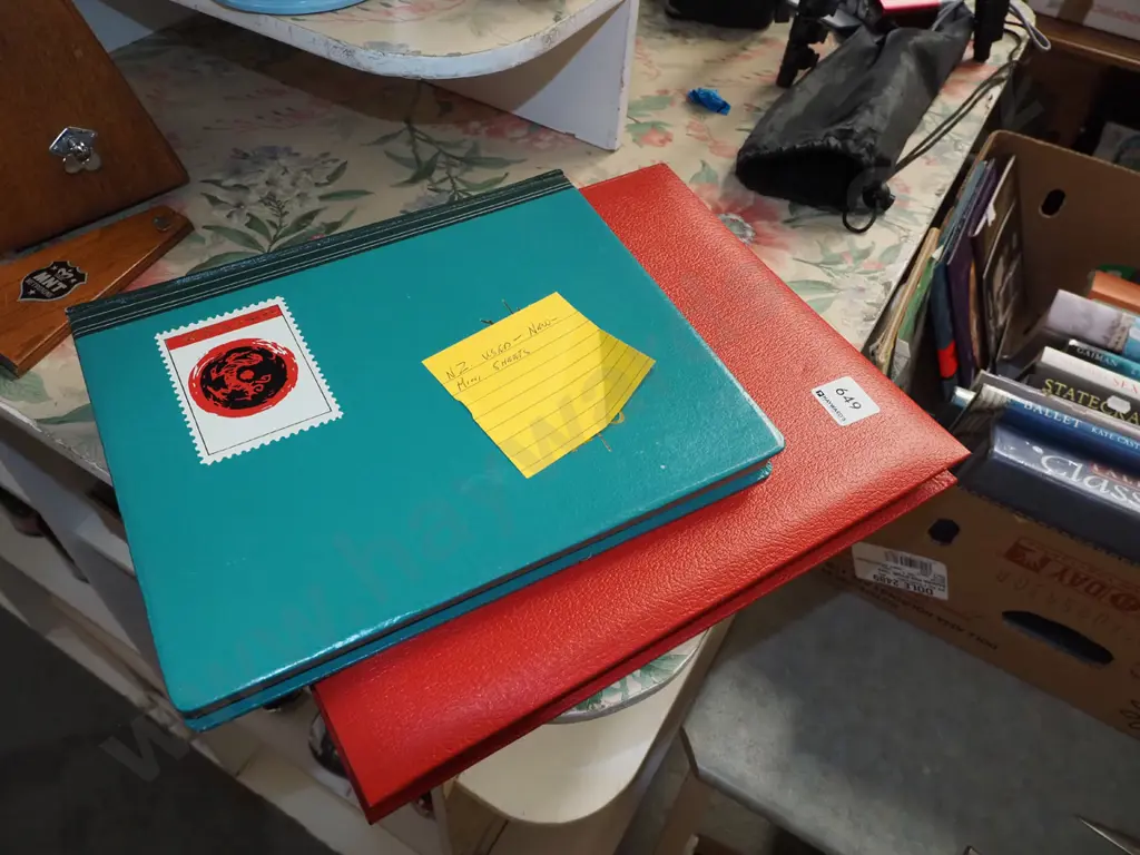 2x stamp albums Image 1++