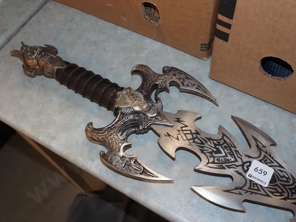 fantasy shield L900 Image 1++