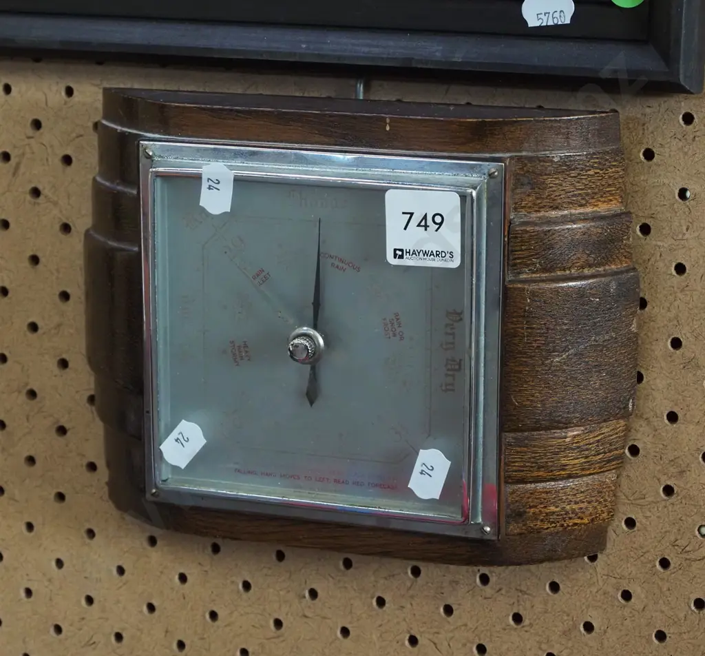 oak wall mouted barometer - fading Image 1++