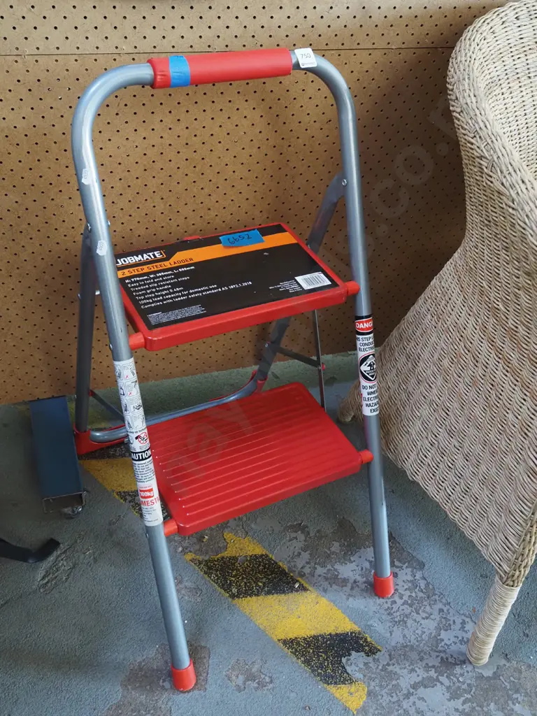 Jobmate 2 step ladder Image 1++