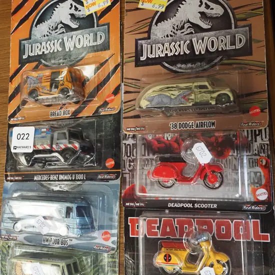 7x carded Hotwheels toy vehicles