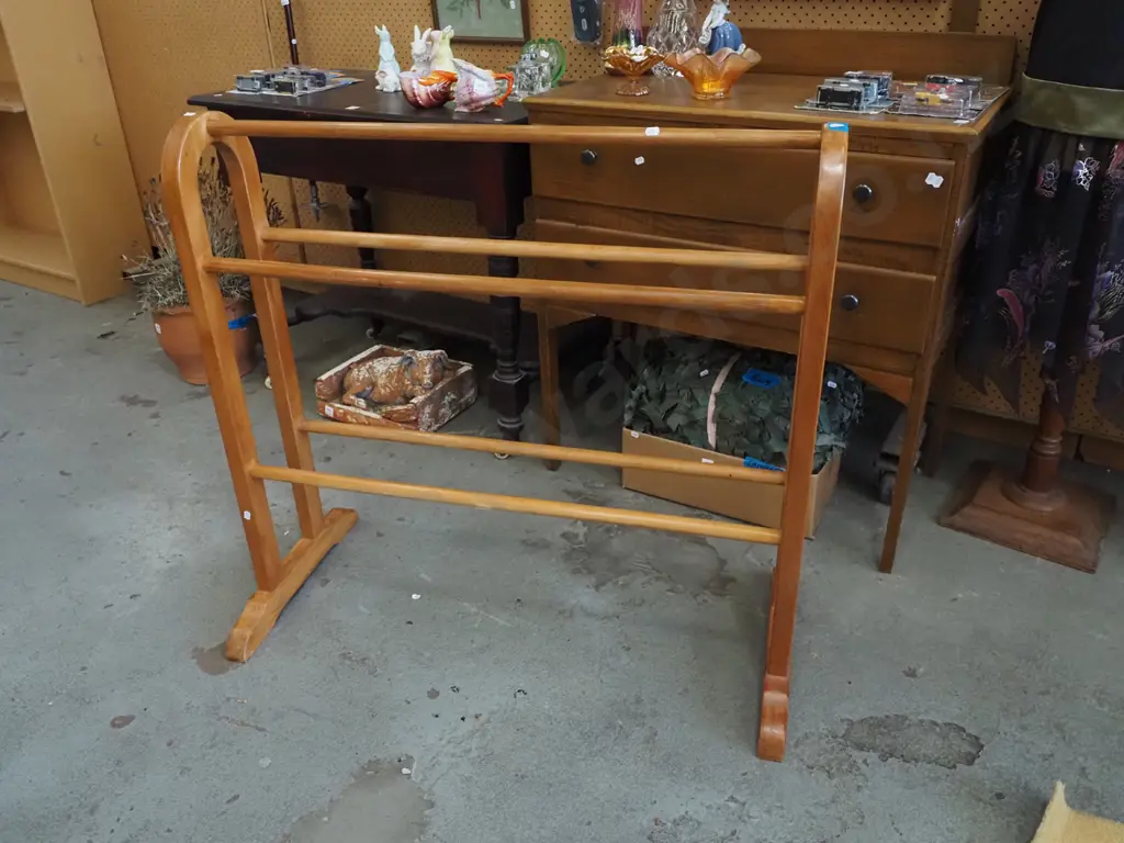 wooden towel rail Image 1++