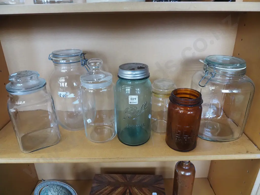 shelf, glass storage jars H2700 Image 1++