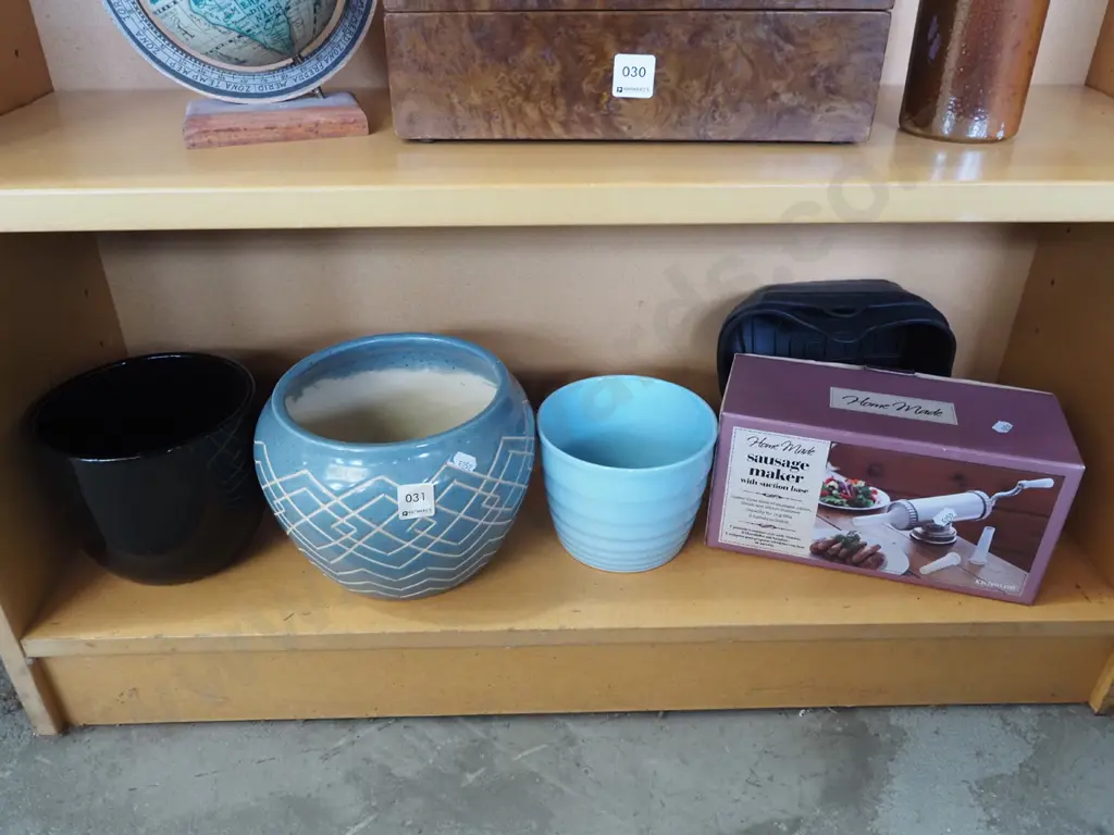 boxed homemade sausage maker, garden planter, 2x jardinieres Image 1++