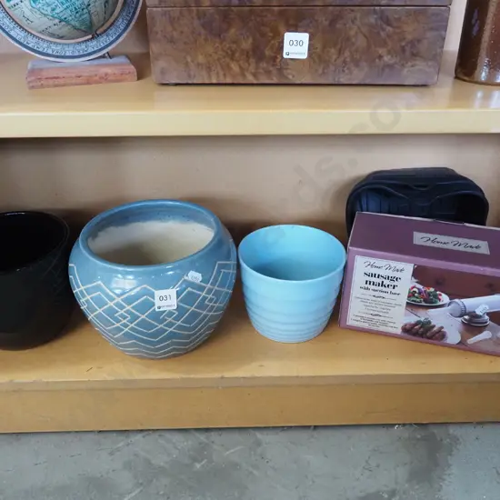 boxed homemade sausage maker, garden planter, 2x jardinieres