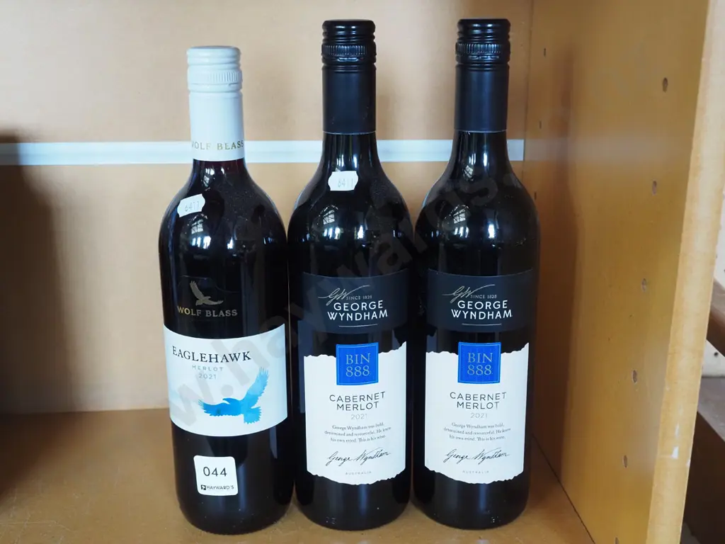 2x bottles of George Wyndham cabernet merlot 2021, Wolfblass Eagle Hawk merlot 2021 Image 1++