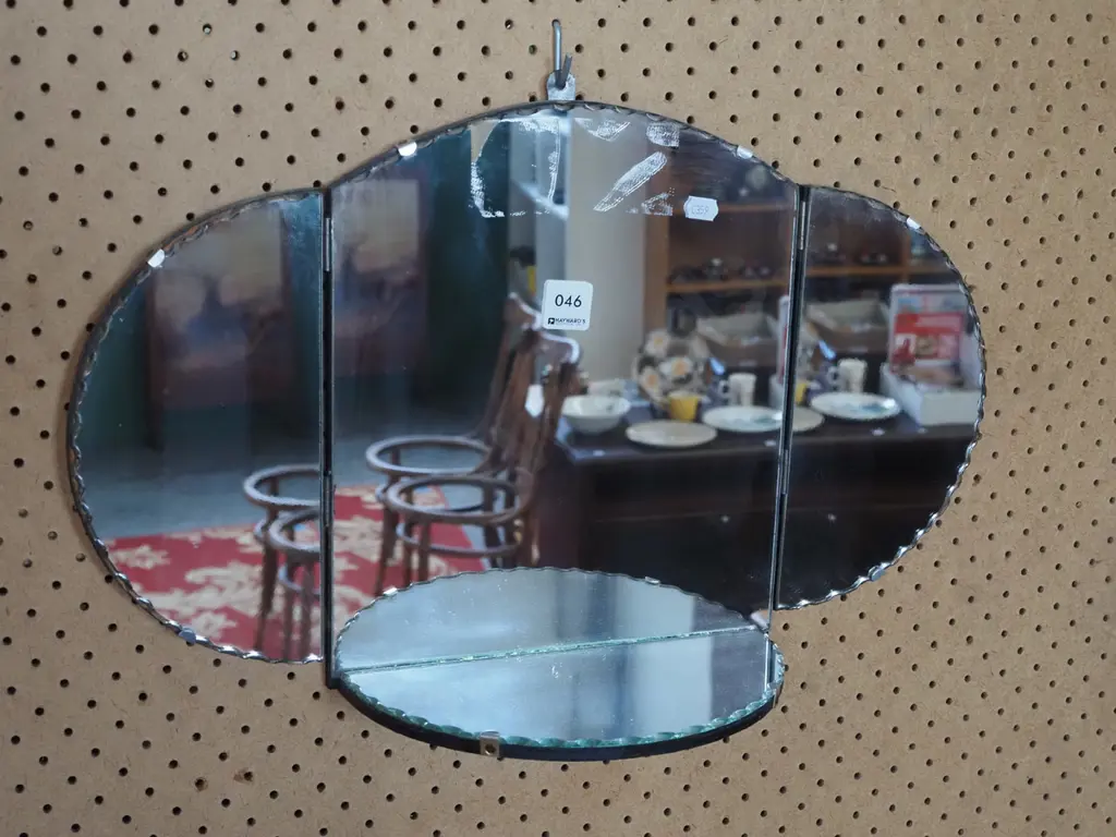 deco mirrored wall shelf Image 1++