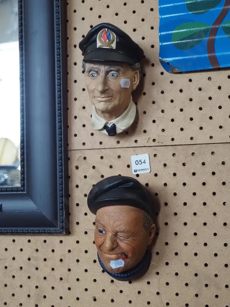 2x Bossons wall mounted figurines - sailors Image 1++
