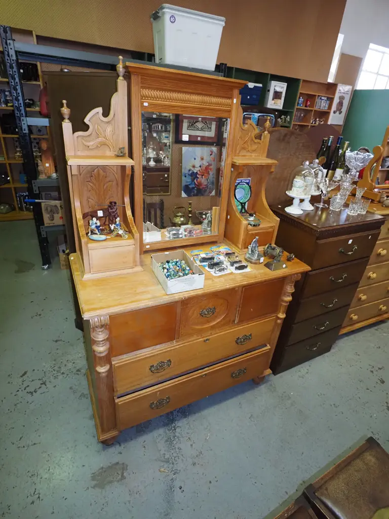 restorer's 7 drawer mirror back dresser - some drawers need handles, mirror not attached to top, varnish needs attention Image 1++