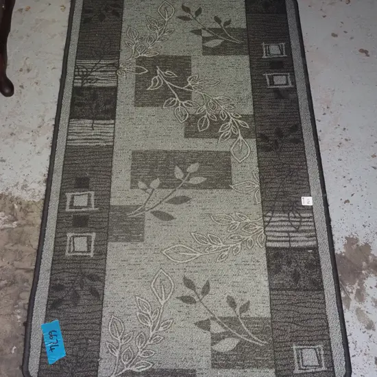 small edged floor mat -greys L1210 W670