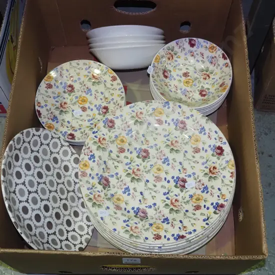 box; Churchill floral dining plates, bowls Crown Lynn Nova plate
