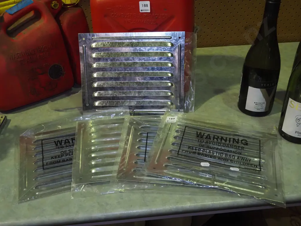 5x pressed metal air vents Image 1++