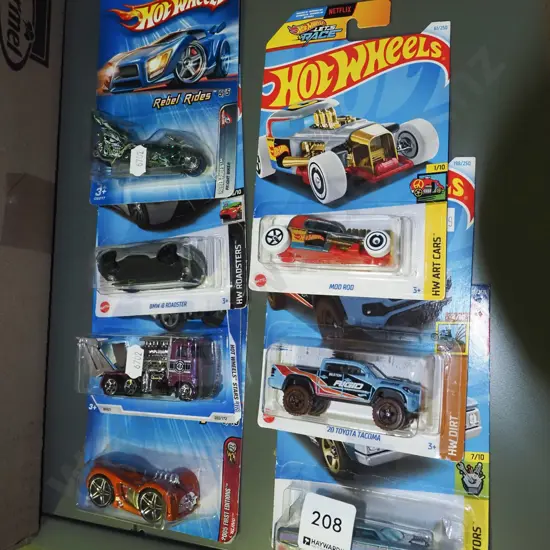 7x carded Hotwheels toy vehicles