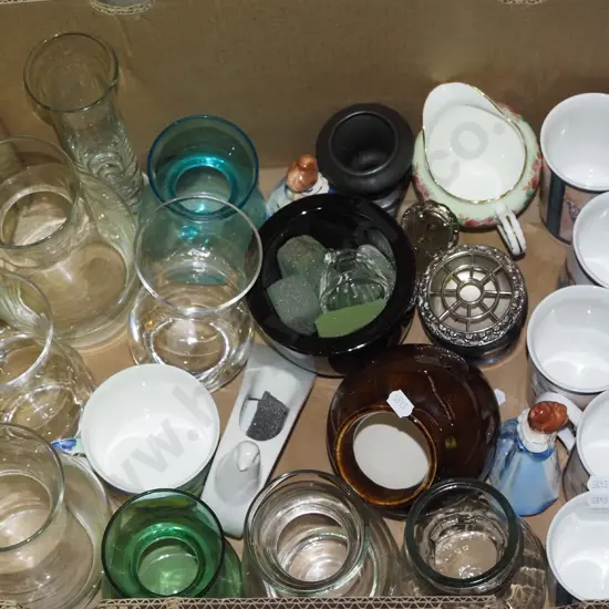 box; coffee cups, glass carafes, jugs etc