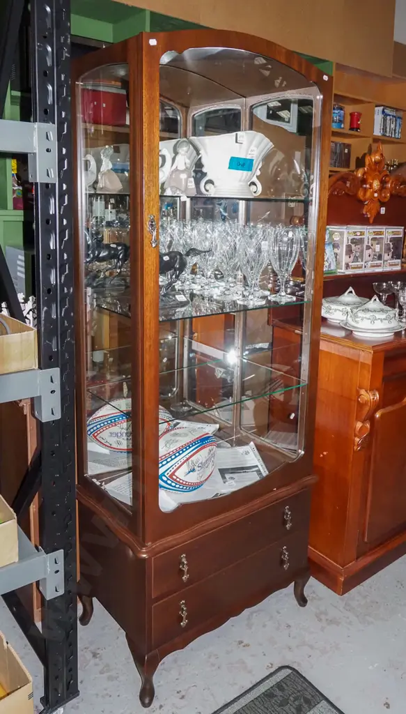 display cabinet with glazed sides, glazed door, mirror back, 2 drawers Image 1++