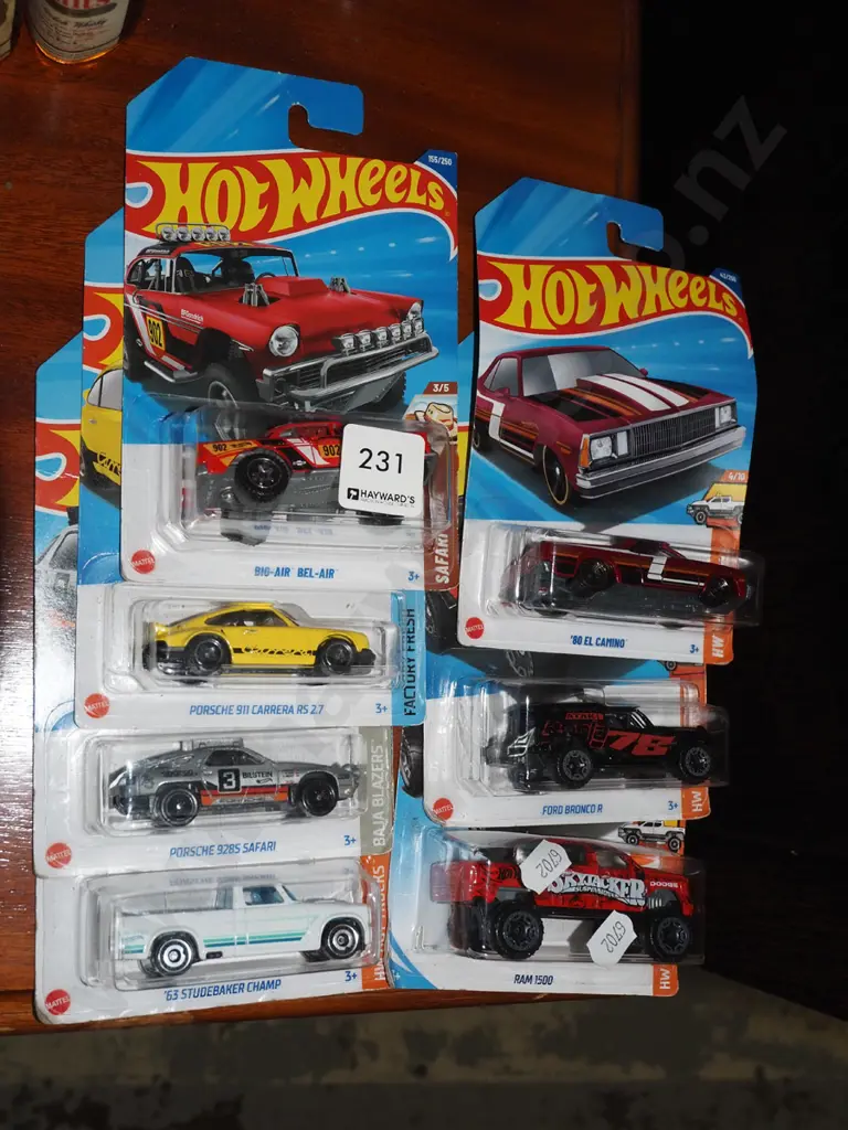 7x carded Hotwheels toy vehicles Image 1++