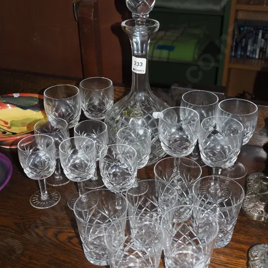 cut crystal decanter, 6x whisky tumblers, stemmed glasses