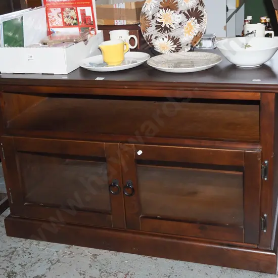 dark stained pine entertainemnt unit, 2 glazed dors H630 W1000 D485