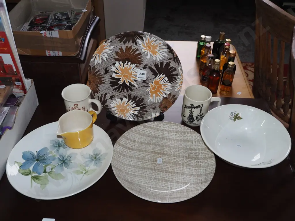 Crown Lynn cups, jug, plates, bowl Image 1++