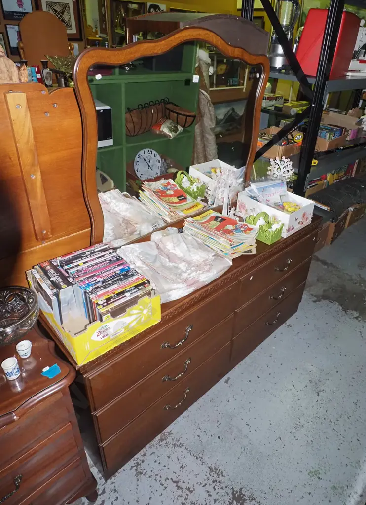 large mahogany 6 drawer mbd H650 W1500  Image 1++