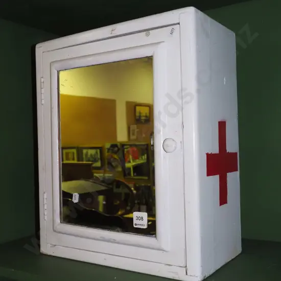 medicine/first aid cabinet H420