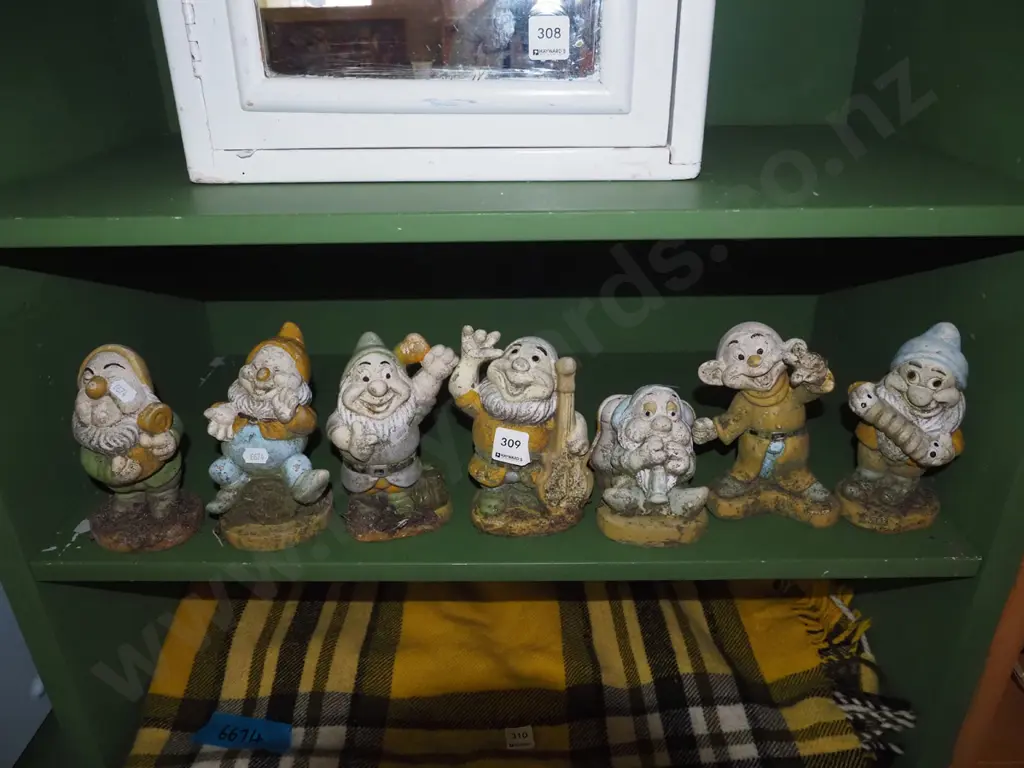 small garden figurines - 7 dwarves H160 Image 1++