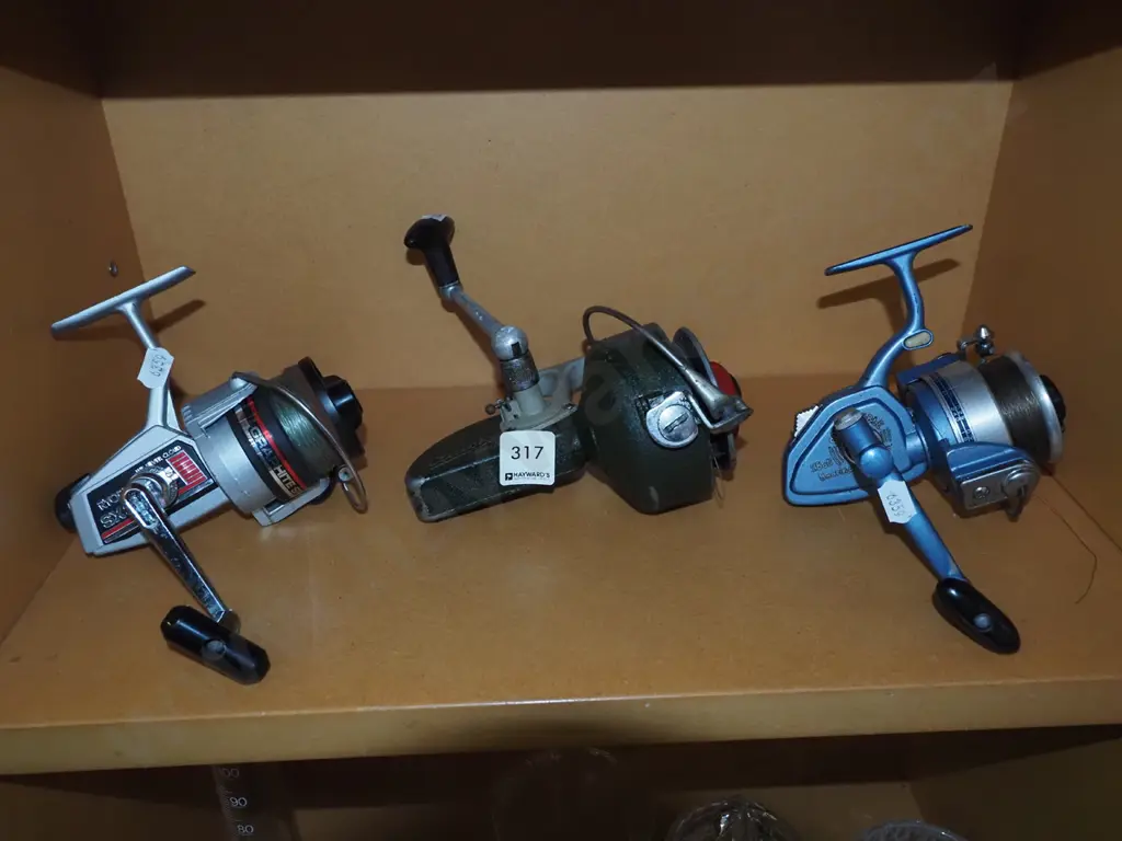 3x vintage fishing reels Image 1++