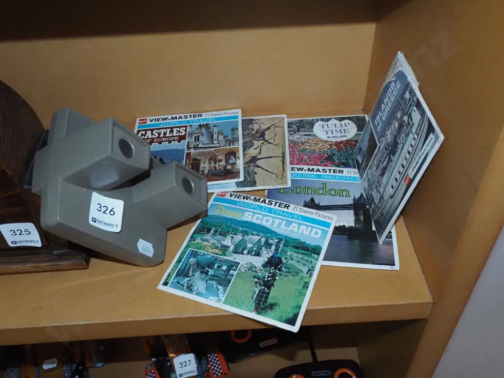 Viewmaster and cartridges Image 1++