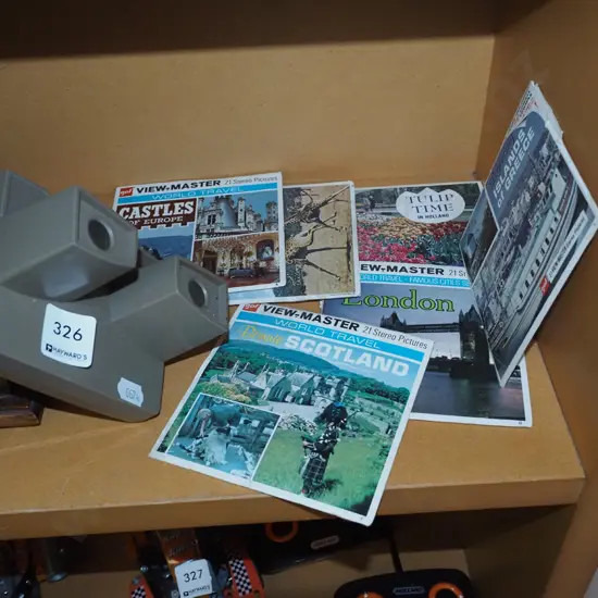 Viewmaster and cartridges