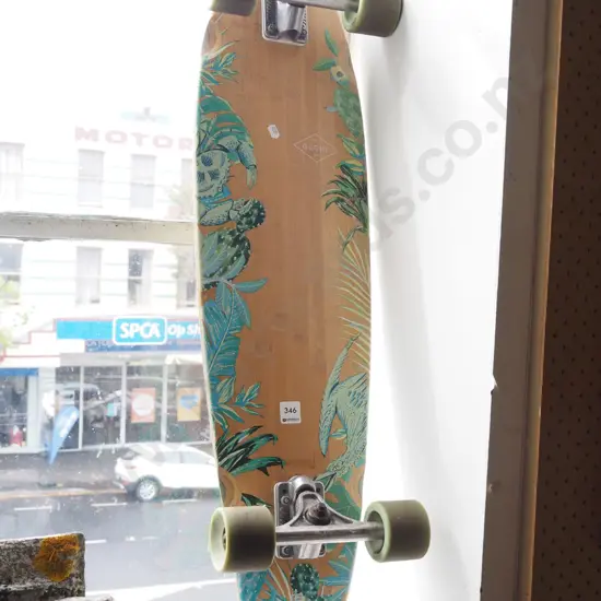 Globe long board