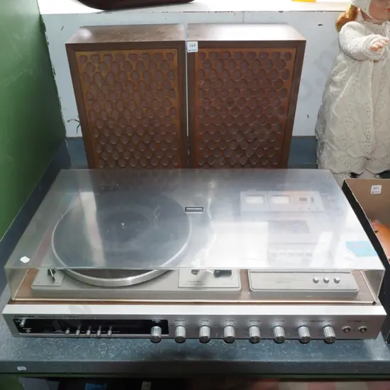 Toshiba stereo, tuner, turntable, cassette player - As Is No Returns