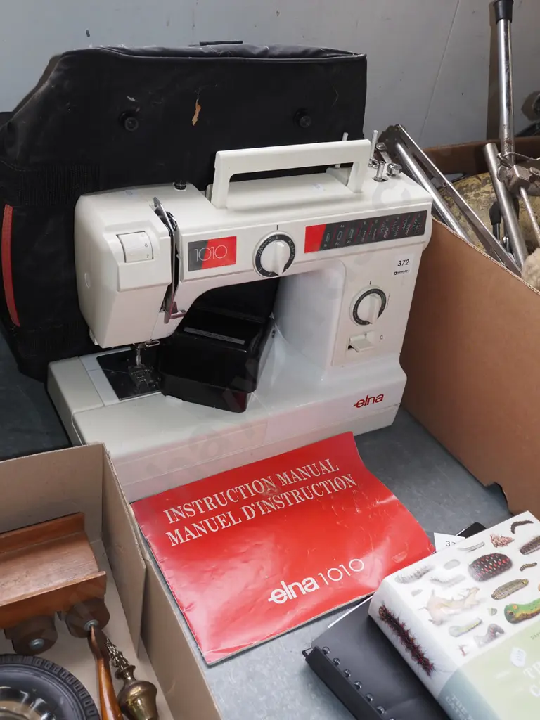Elna 1010 sewing machine with carry bag Image 1++