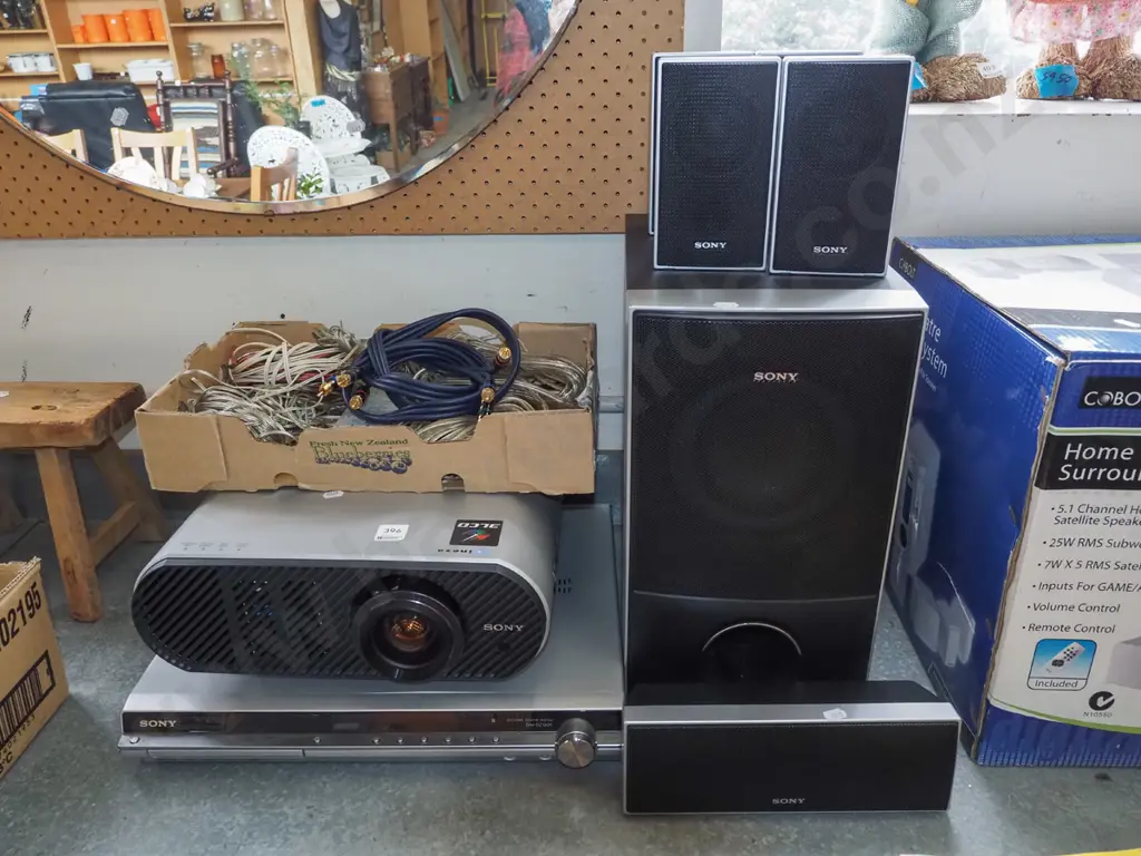 Sony digital projector, DVD home theatre system Image 1++