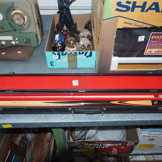 Dufferin Canadian pool cue in carry case