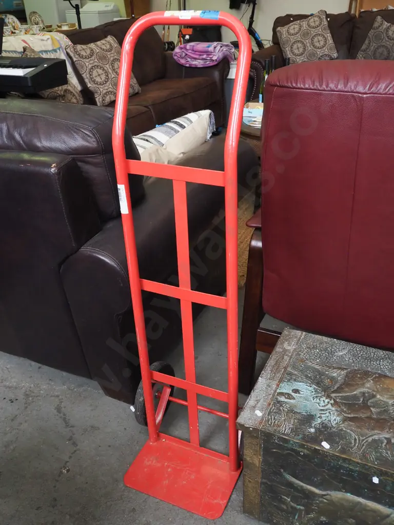 red metal sack barrow Image 1++