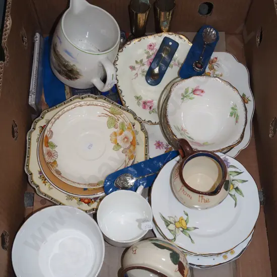 box; teaspoons, jugs, cups etc