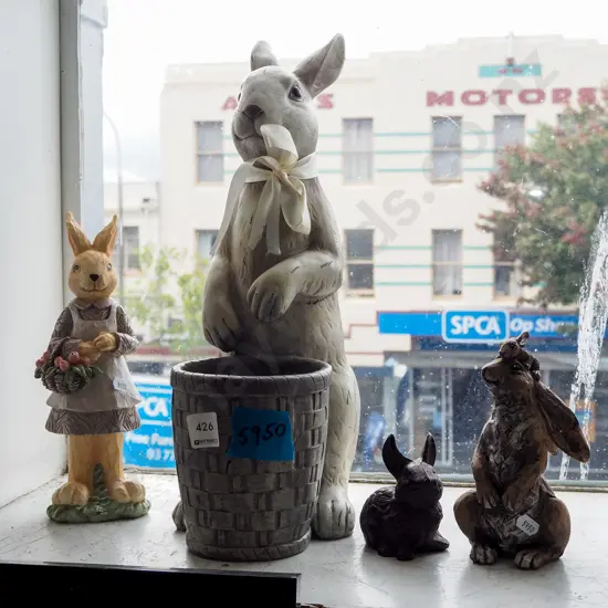 various Easter bunny figurines H400