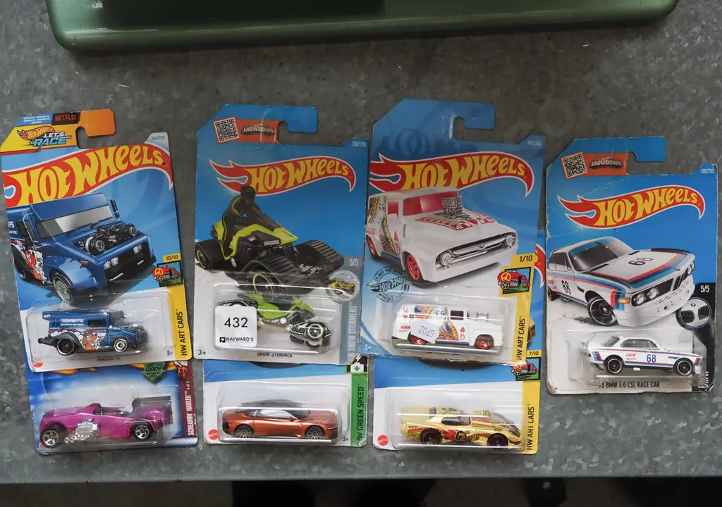 7x carded Hotwheels toy vehicles Image 1++