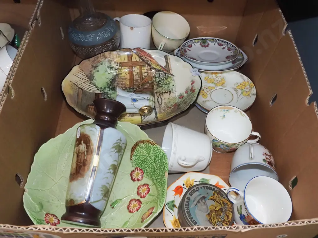 box; Carlton ware bowl, vases, cups - chips and damage Image 1++