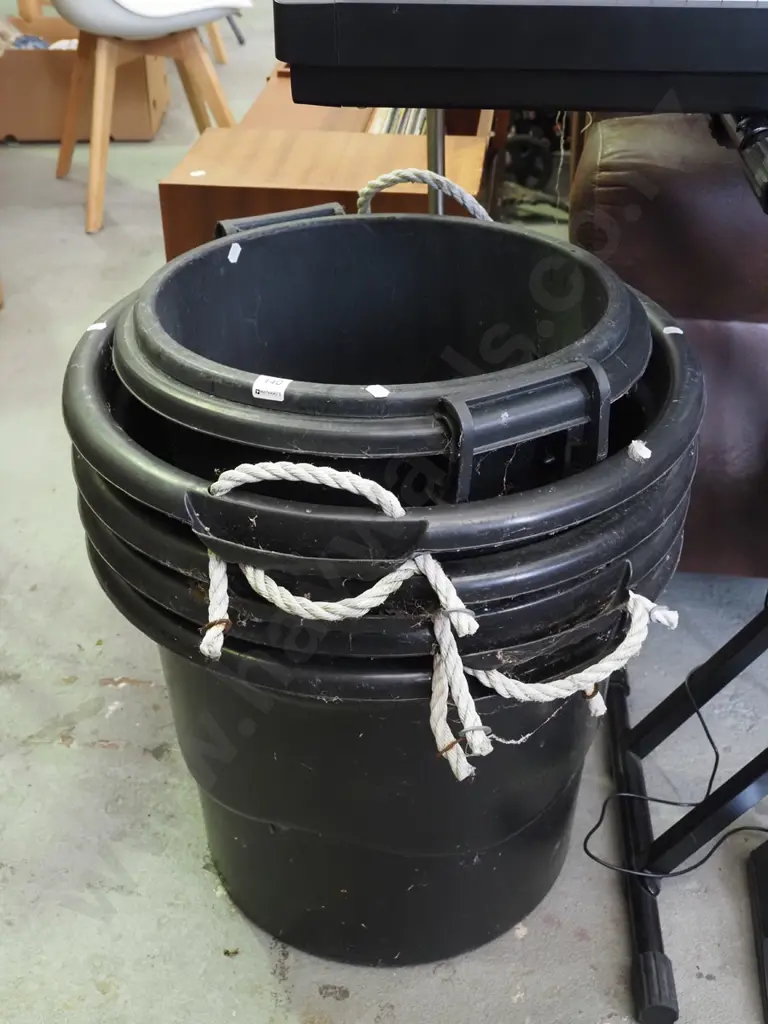 6x large black plastic garden planters Tallest H450 Image 1++