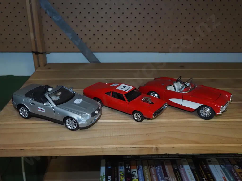 3x diecast model vehicles Image 1++