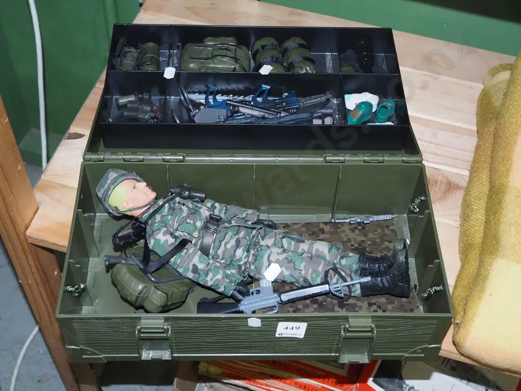 military action figurine and accessories Image 1++