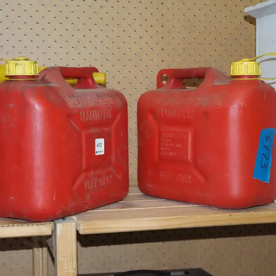 2x 5L fuel containers