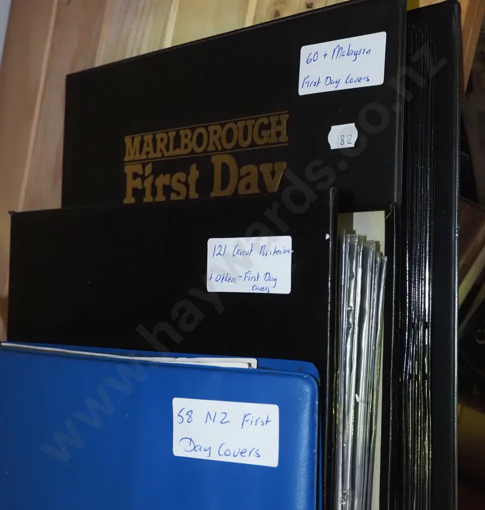 3x albums of first day covers Image 1++