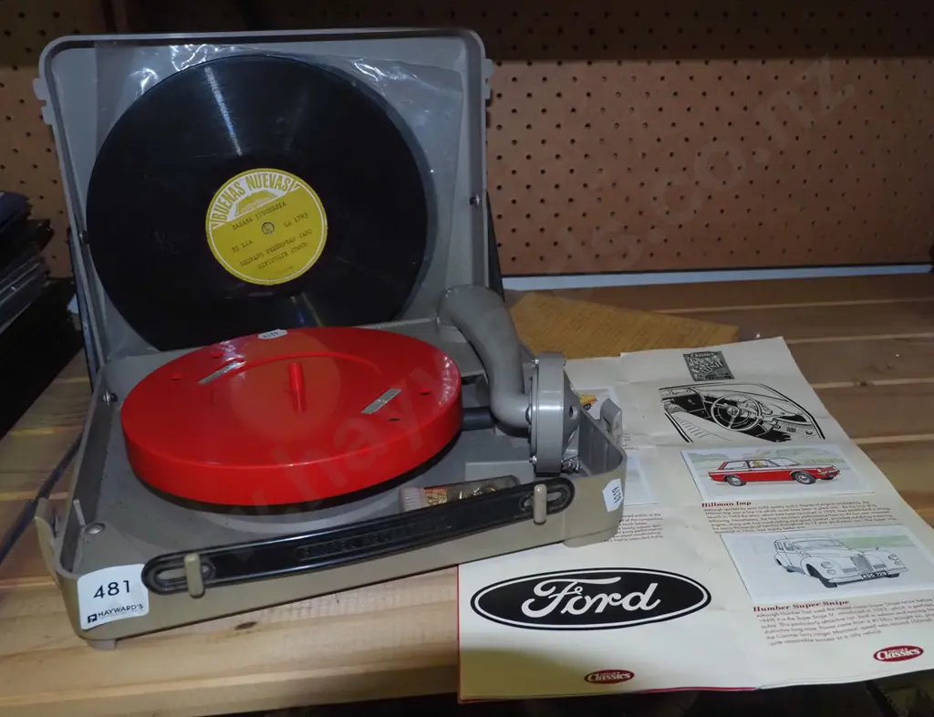 portable gramophone, cigarette card collection Image 1++