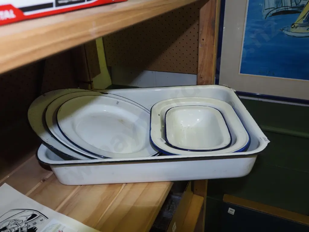 beaten enamel dishes and plates Image 1++